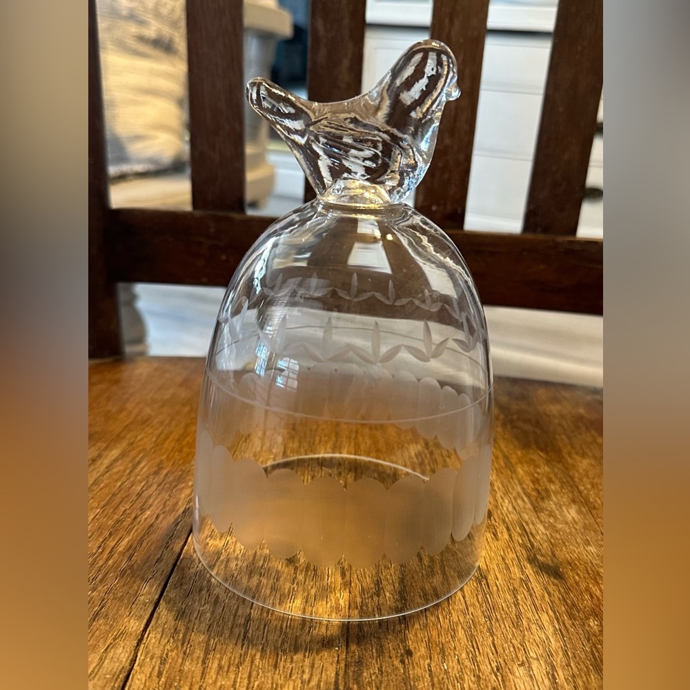 Bird Bell Cloche/Dome. Clear Cut Glass. No chips or cracks.